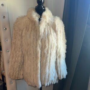 Stunning Saga white fox fur coat. Size small 6-8
